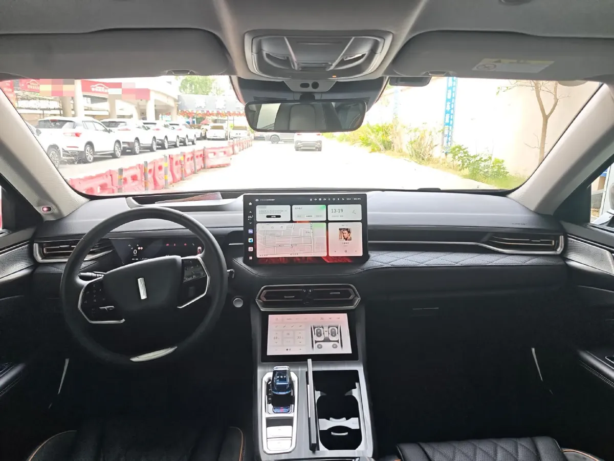 2022 WEY Latte 1.5T 156HP L4 2DHT PHEV 34KWH,autocango,china used car exporter,china ev exporter,chinese used car exporter,chinese used ev exporter