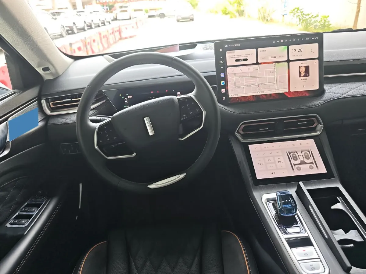 2022 WEY Latte 1.5T 156HP L4 2DHT PHEV 34KWH,autocango,china used car exporter,china ev exporter,chinese used car exporter,chinese used ev exporter