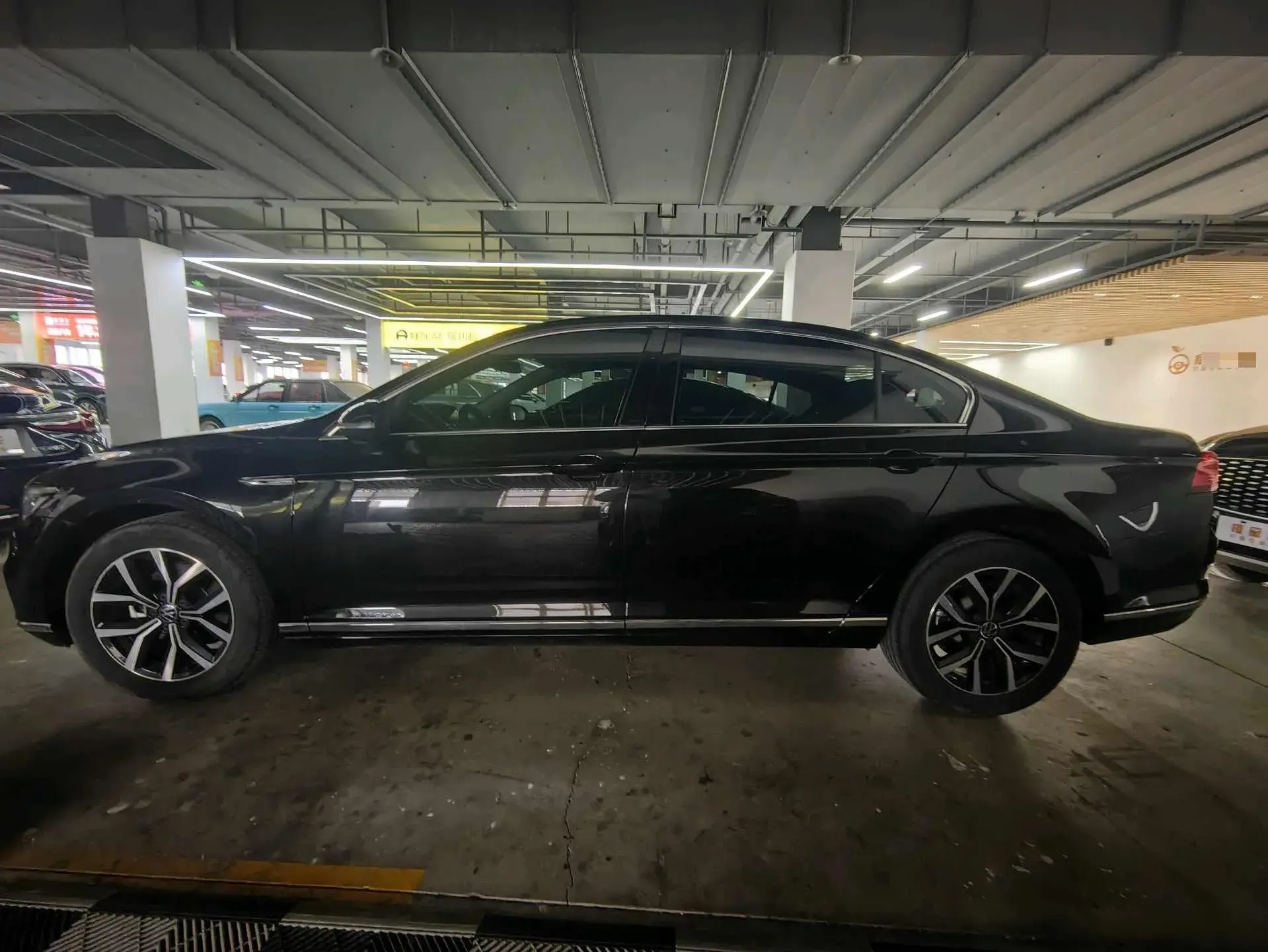 2020 VOLKSWAGEN MAGOTAN thumbnail 3