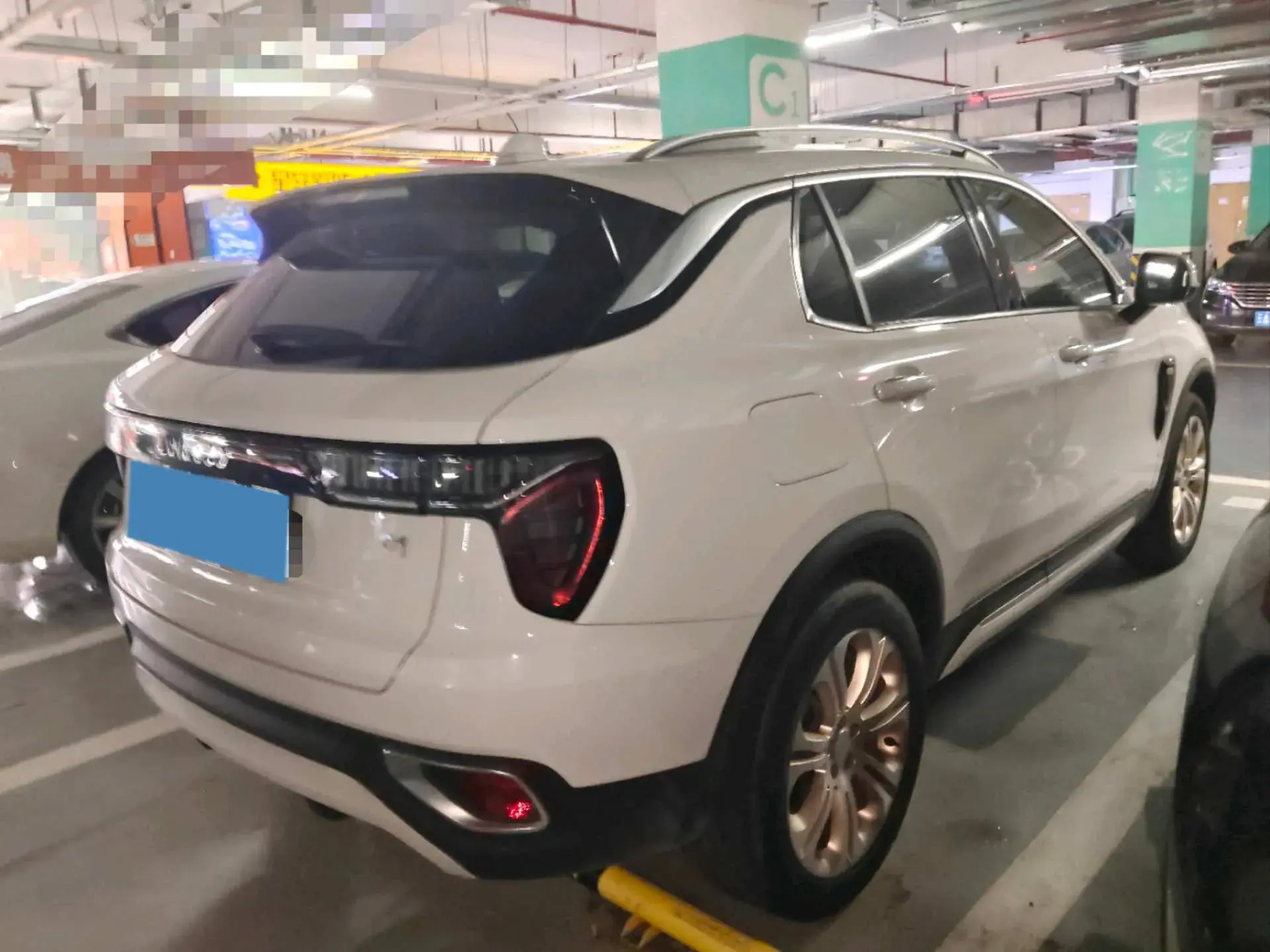 2017 LYNK&CO 01 thumbnail 3