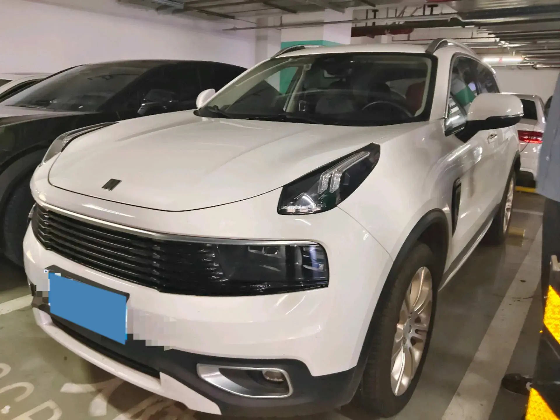 2017 LYNK&CO 01 view 1