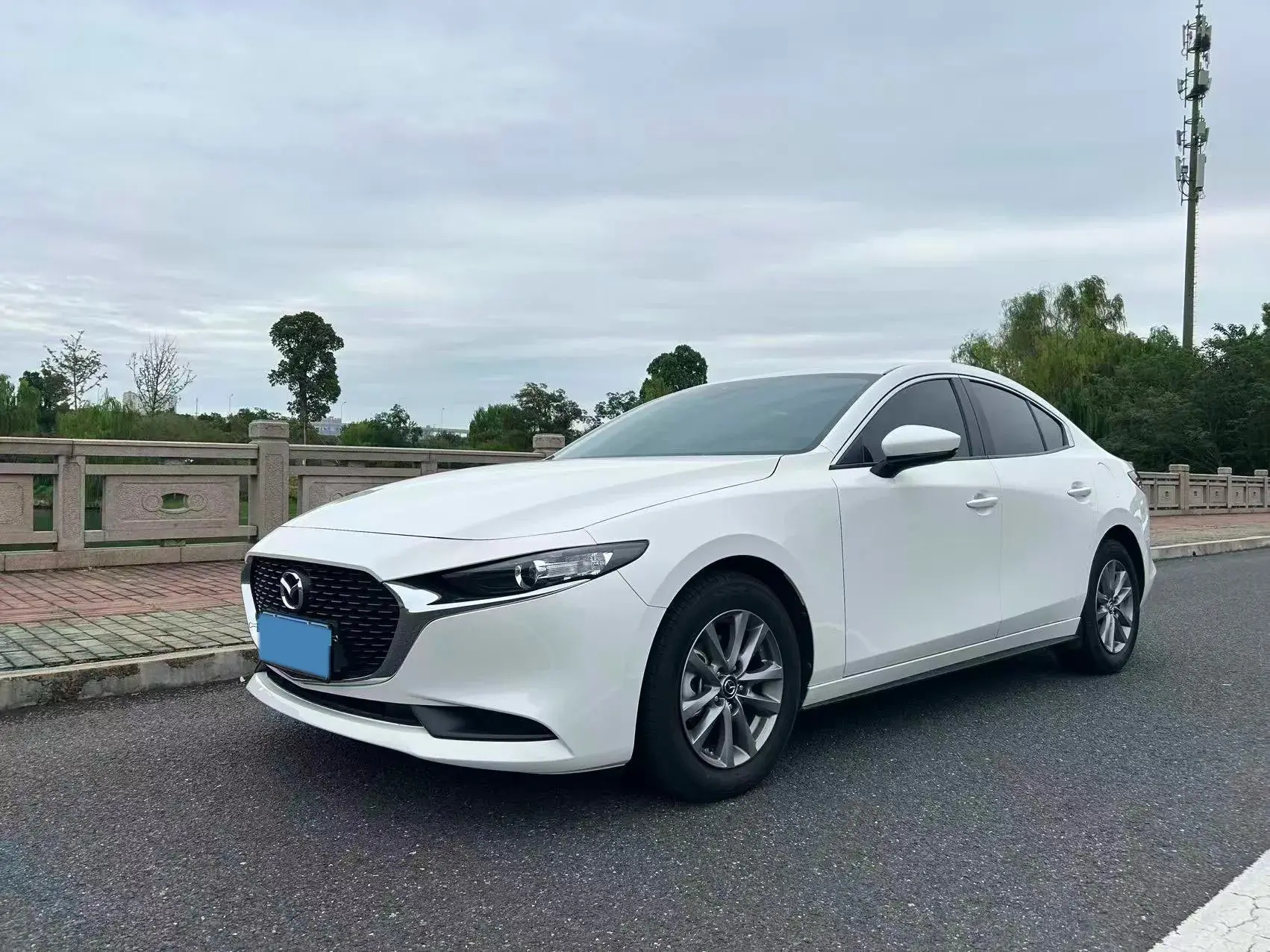 2022 MAZDA 3 view 1