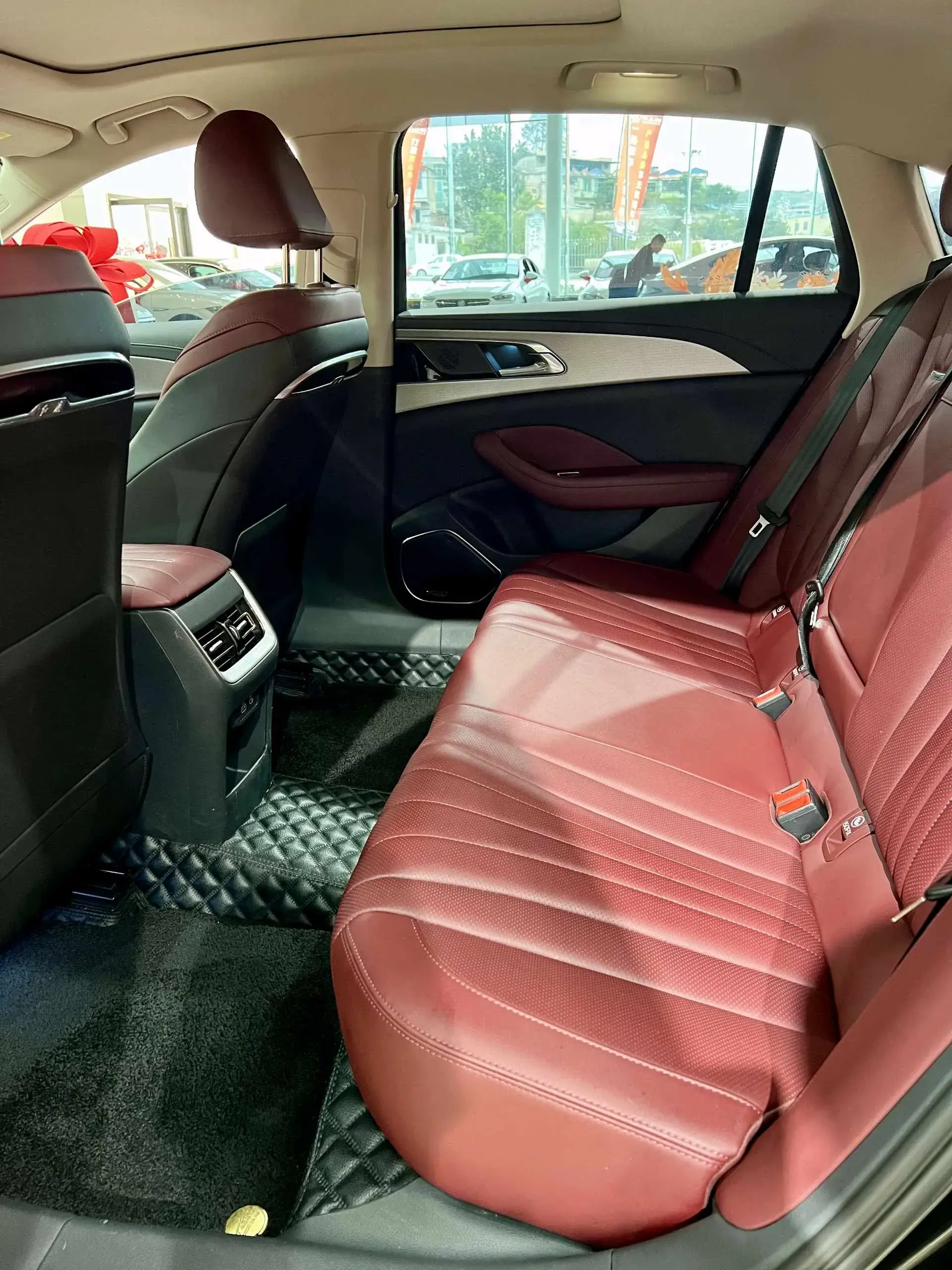 2023 HONGQI H5 thumbnail 4