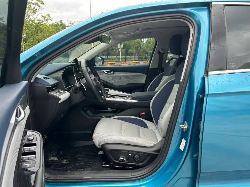 2020 GEELY OKAVANGO thumbnail 4