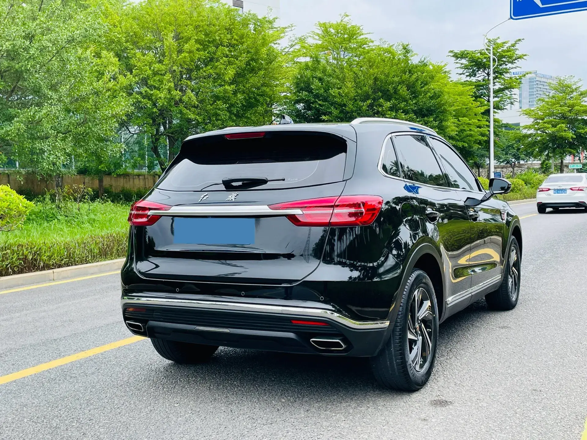 2022 HONGQI HS5 thumbnail 4