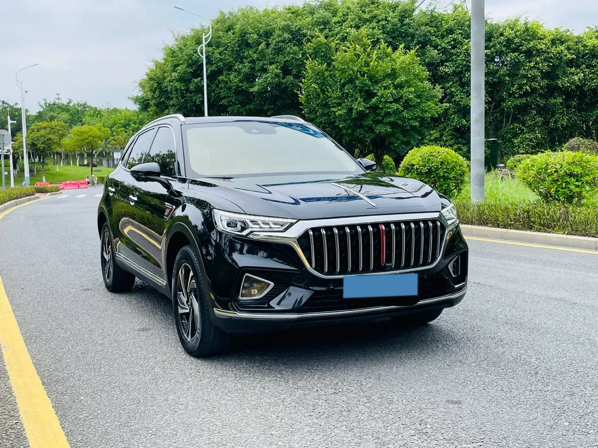 2022 HONGQI HS5 thumbnail 3