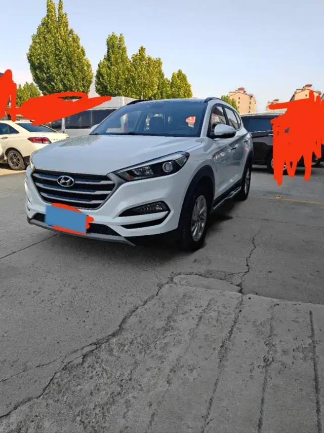 2015 HYUNDAI TUCSON view 1