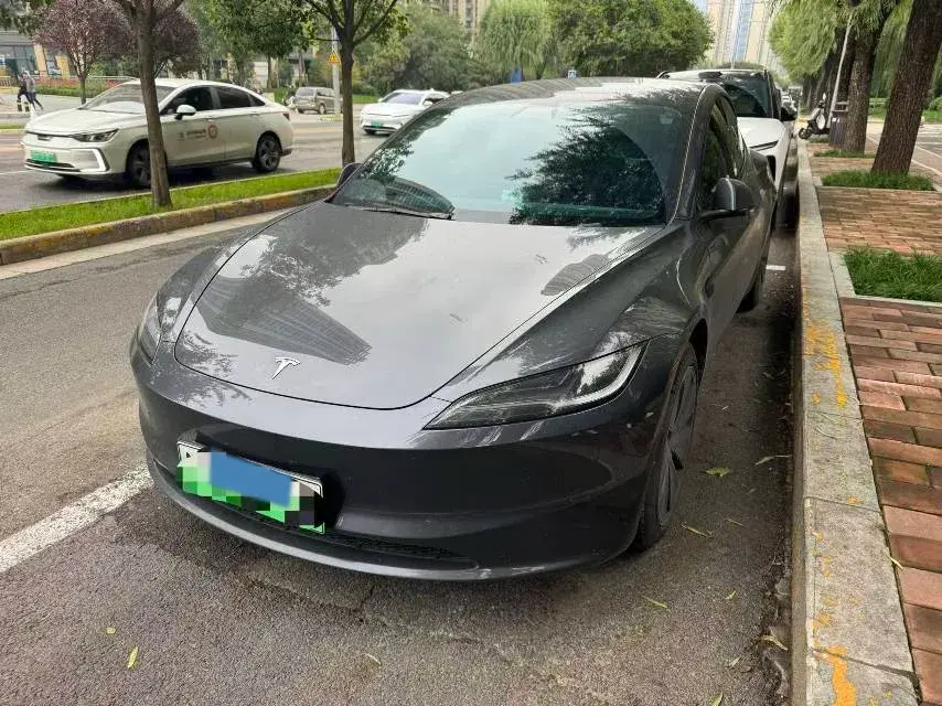 2023 TESLA MODEL view 1