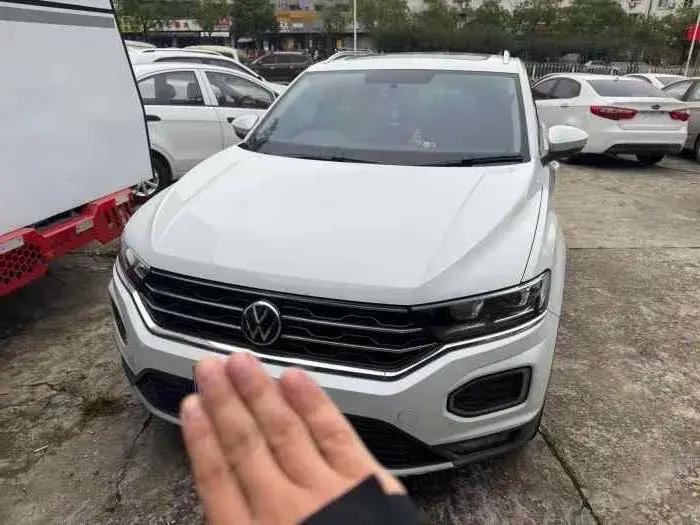 2022 VOLKSWAGEN T-ROC view 1
