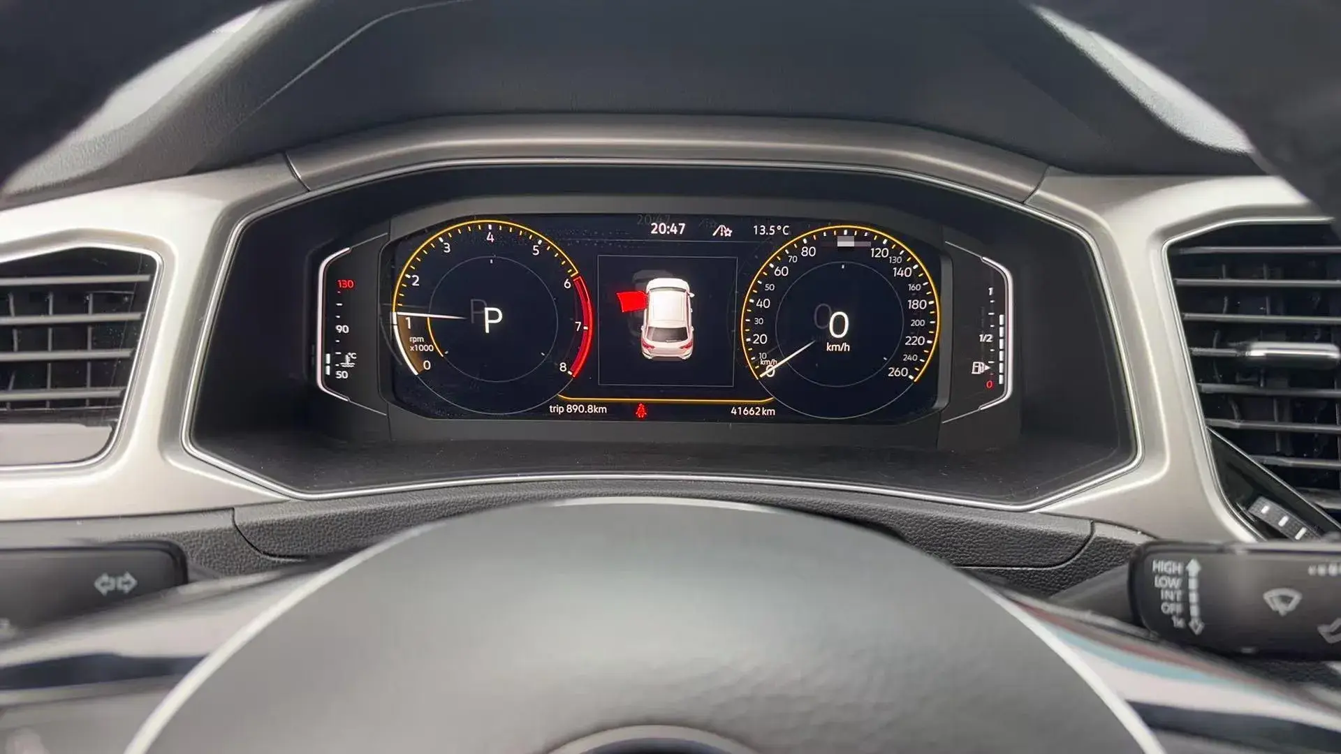 2022 VOLKSWAGEN T-ROC thumbnail 4