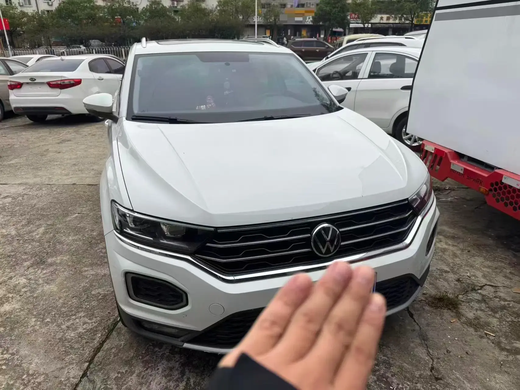 2022 VOLKSWAGEN T-ROC thumbnail 2