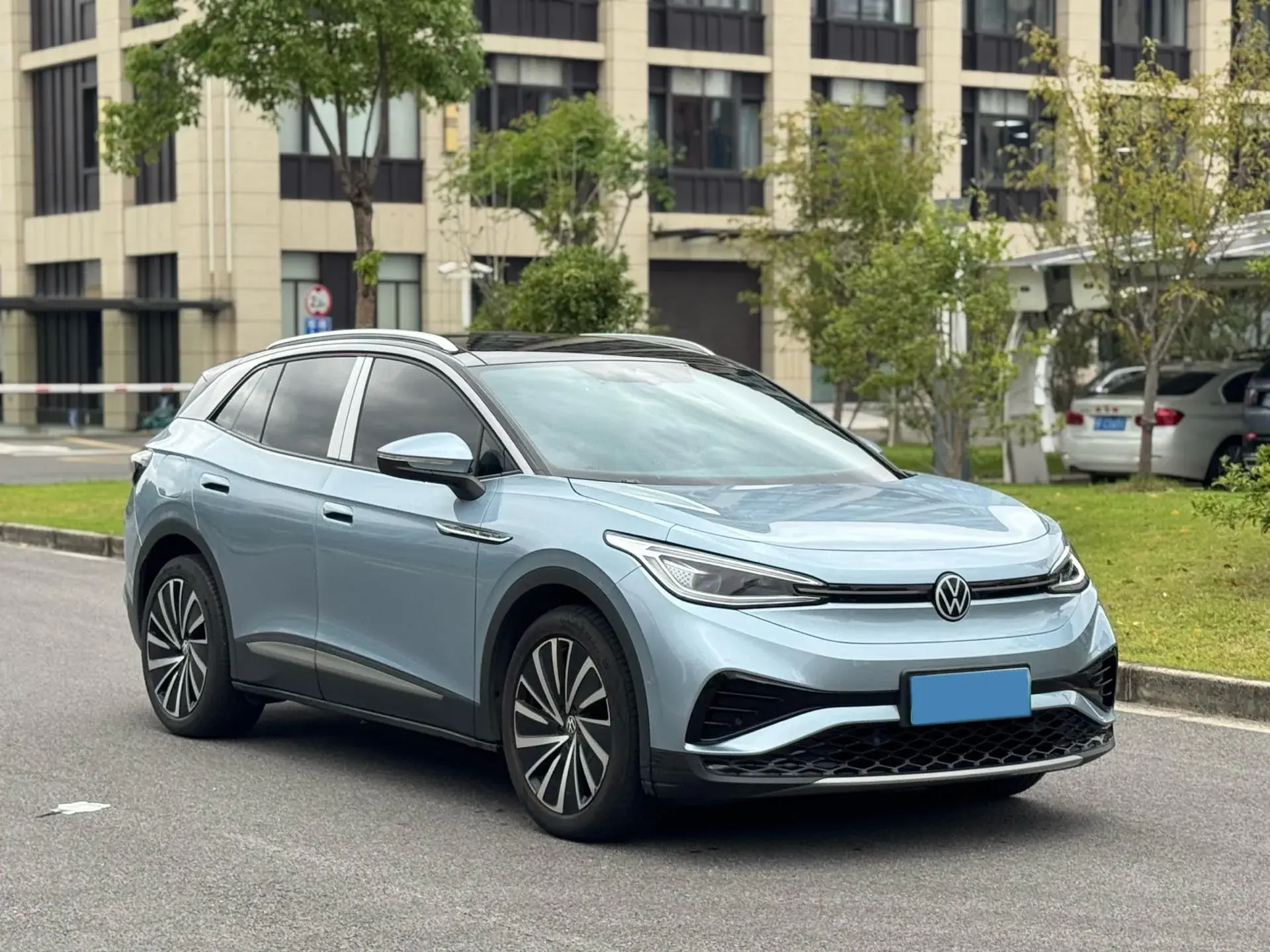 2022 VOLKSWAGEN ID.4 thumbnail 3