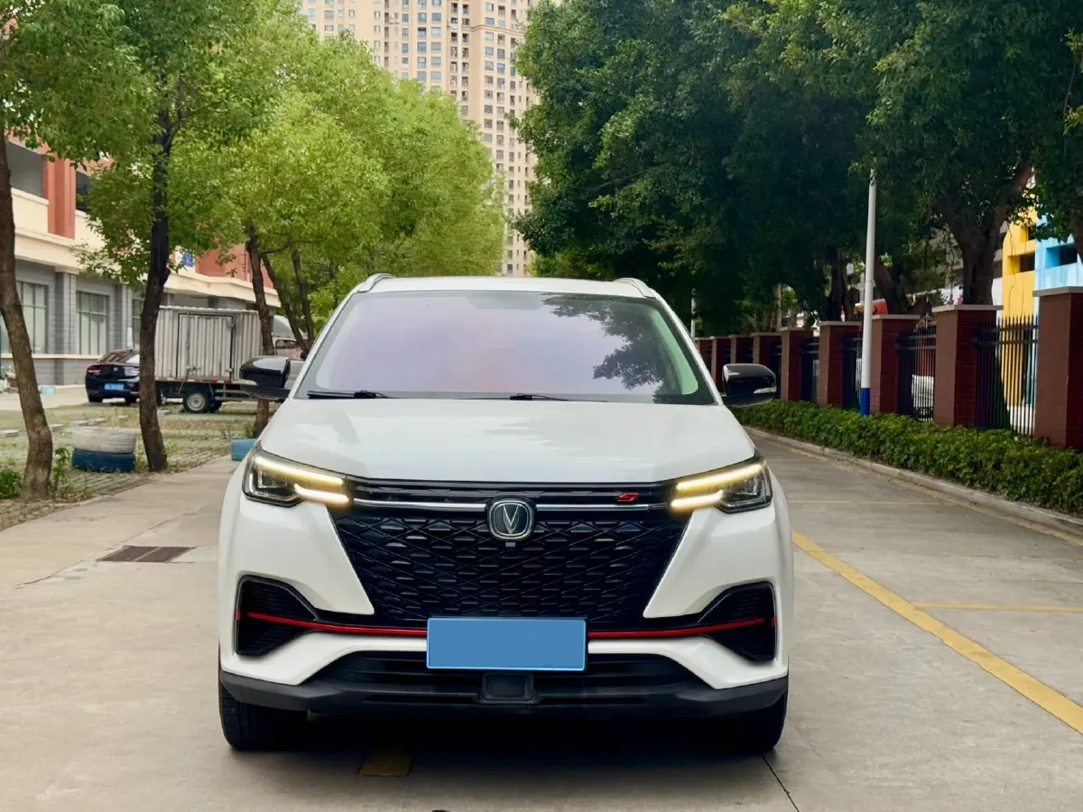 2022 ChangAn Oshan X7 Plus 1.5T 188HP L4 7DCT,autocango,china used car exporter,china ev exporter,chinese used car exporter,chinese used ev exporter