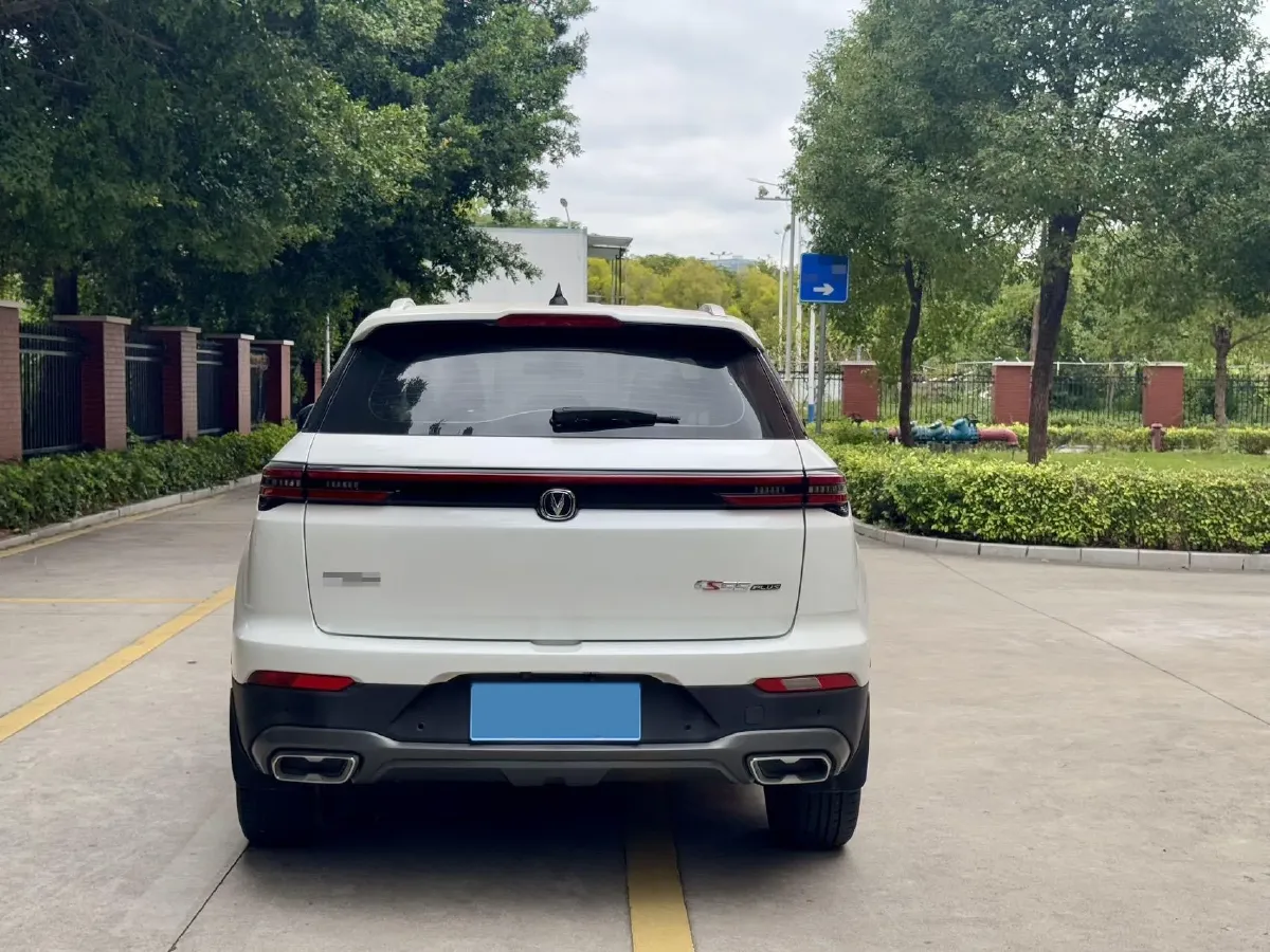 2022 ChangAn Oshan X7 Plus 1.5T 188HP L4 7DCT,autocango,china used car exporter,china ev exporter,chinese used car exporter,chinese used ev exporter