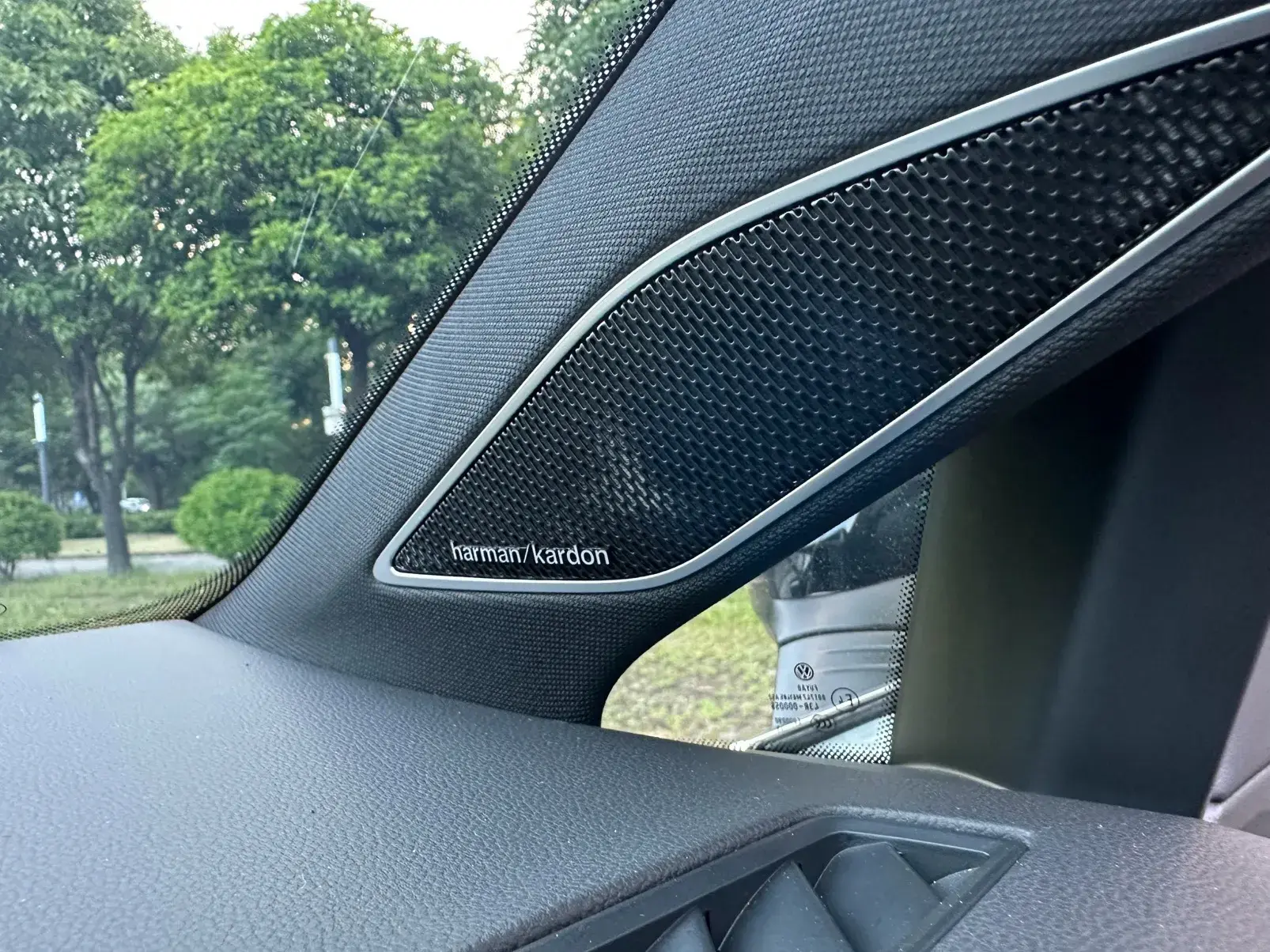 2023 VOLKSWAGEN GOLFGTI thumbnail 4