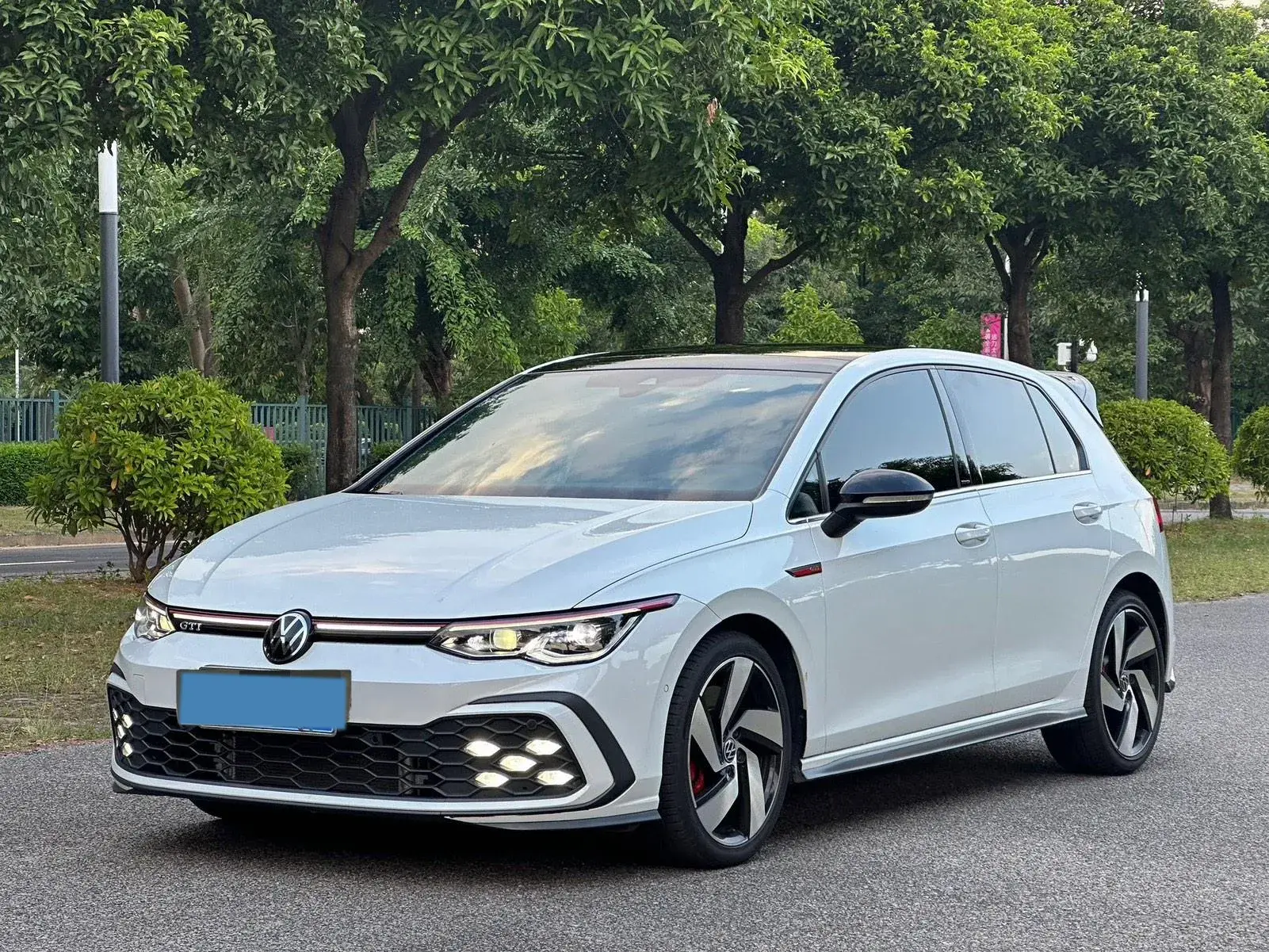 2023 VOLKSWAGEN GOLFGTI view 1