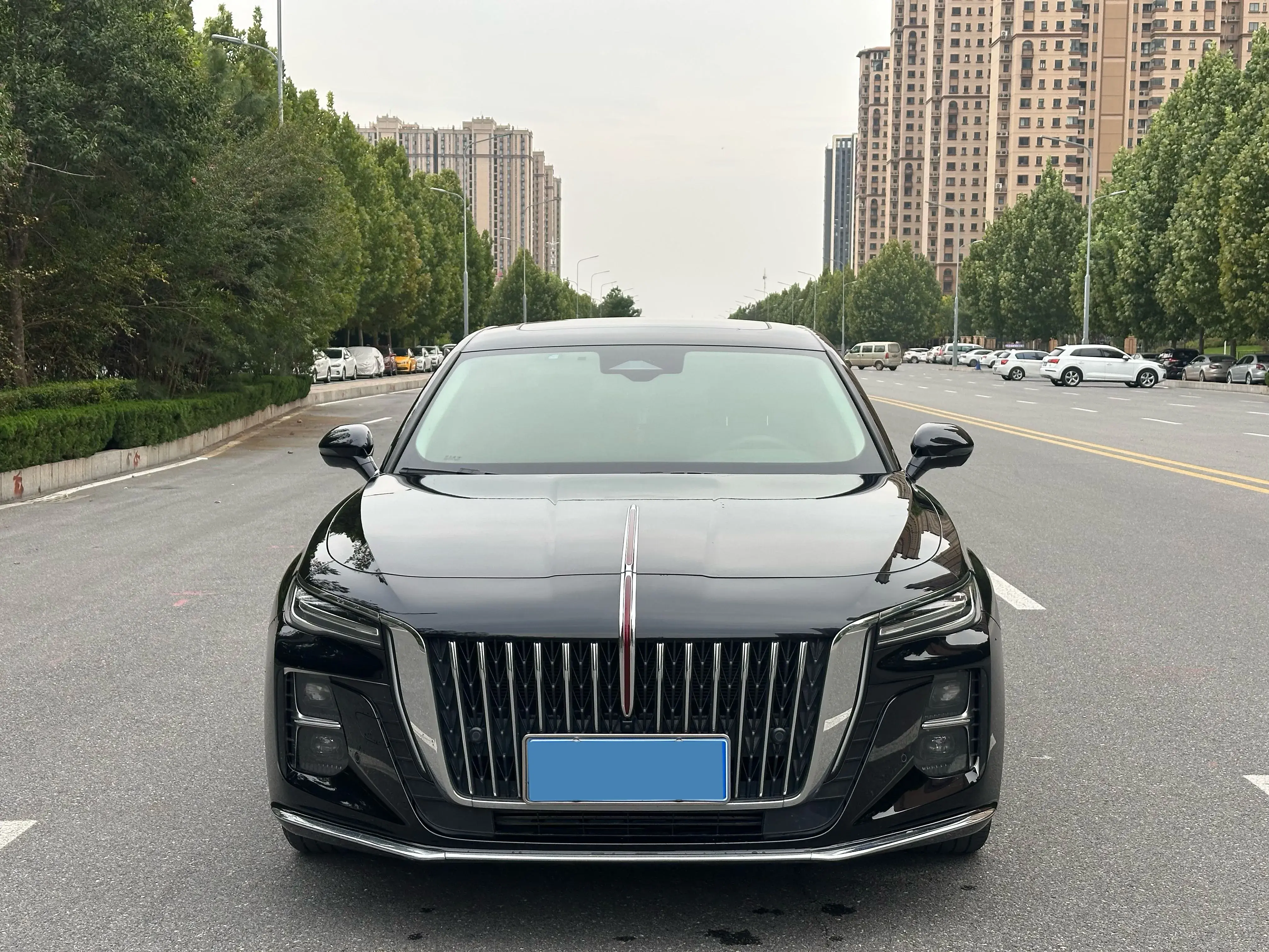 2023 HONGQI H5 thumbnail 2