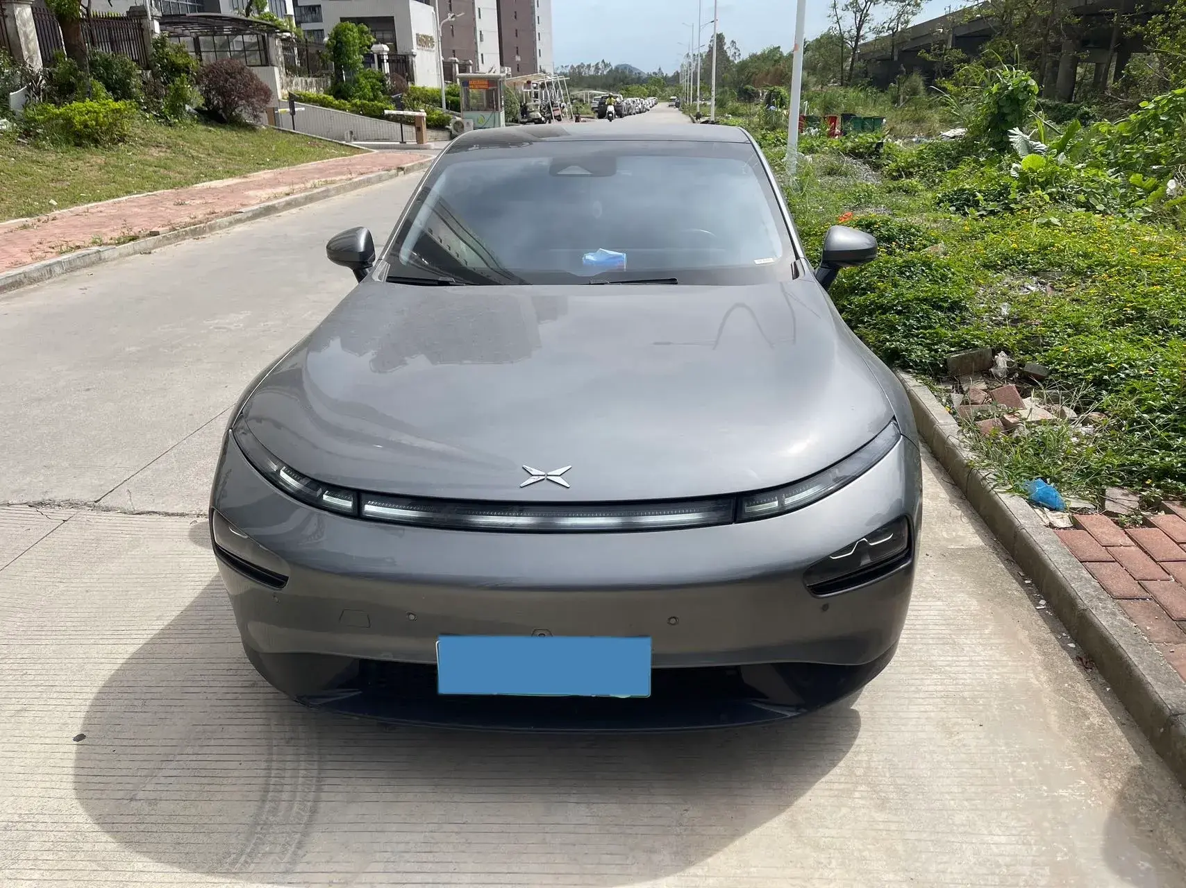 2022 XPENG P7 thumbnail 2