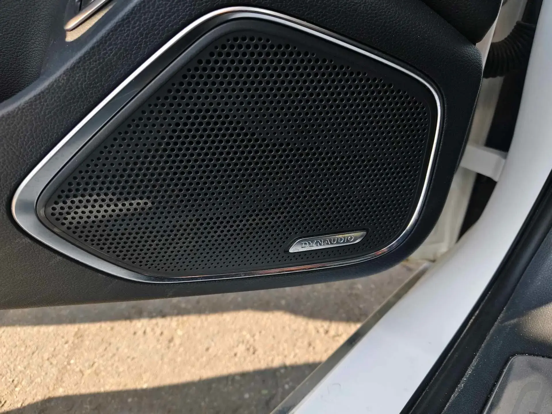 2023 HONGQI H5 thumbnail 4