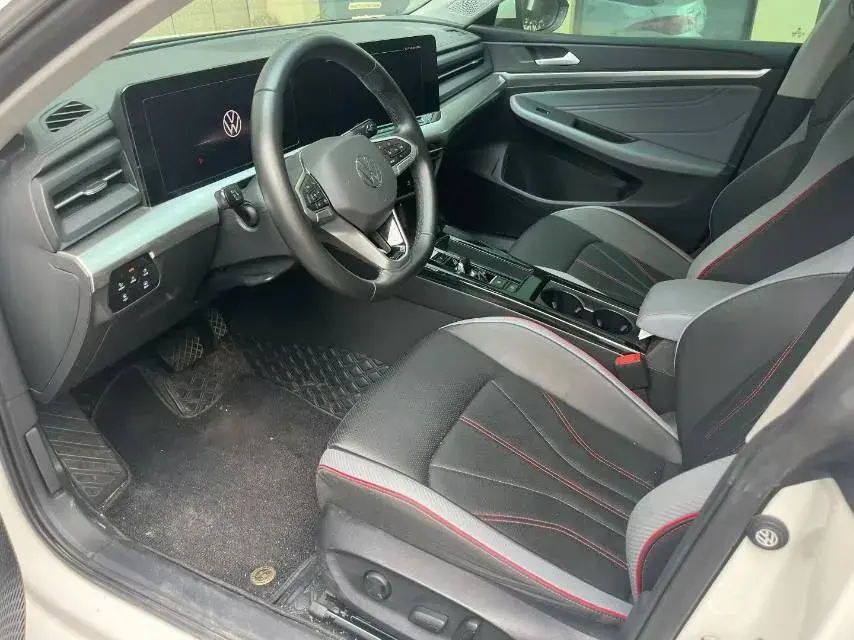 2025 VOLKSWAGEN LAMANDO thumbnail 2