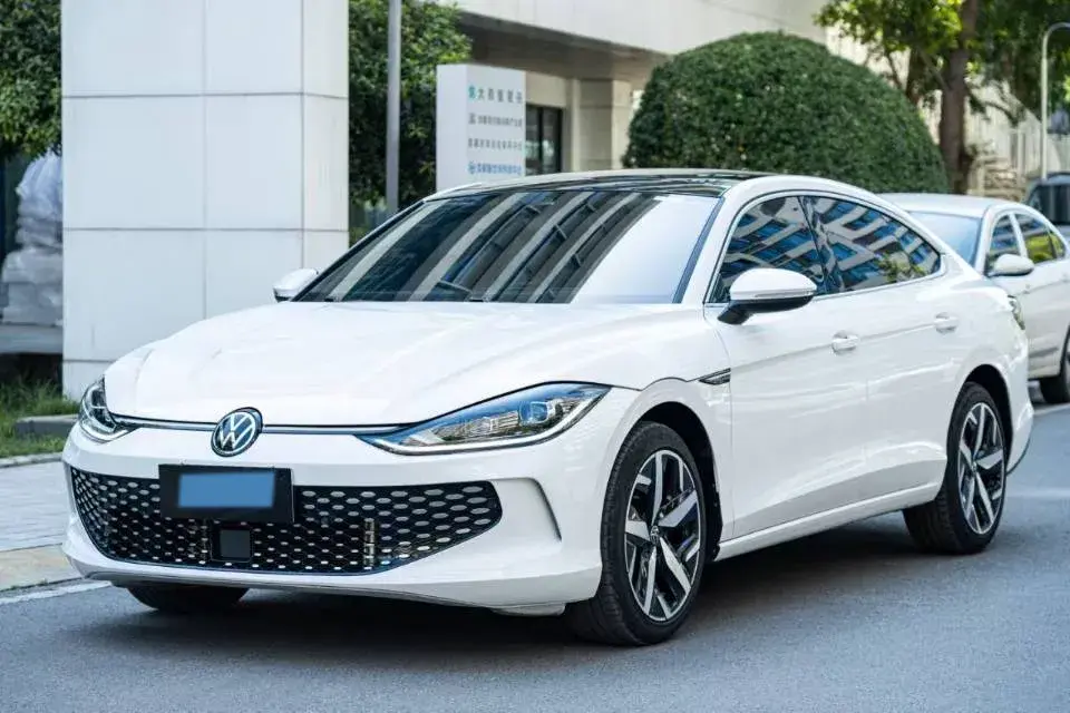 2025 VOLKSWAGEN LAMANDO view 1