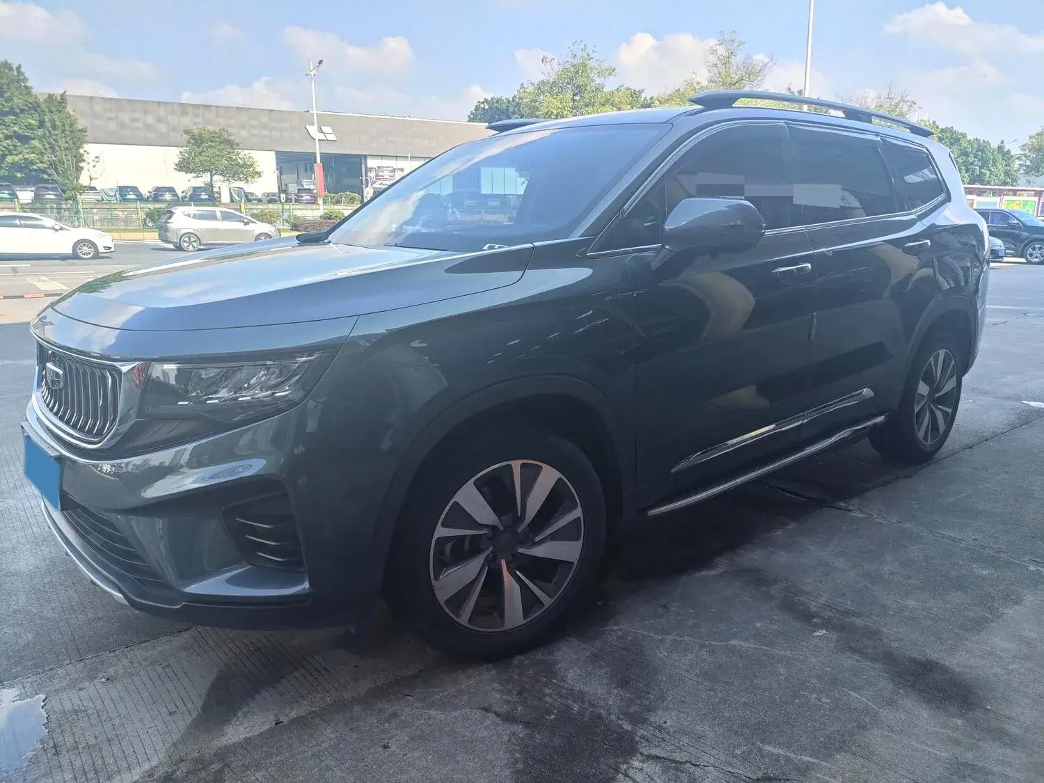 2020 GEELY OKAVANGO view 1
