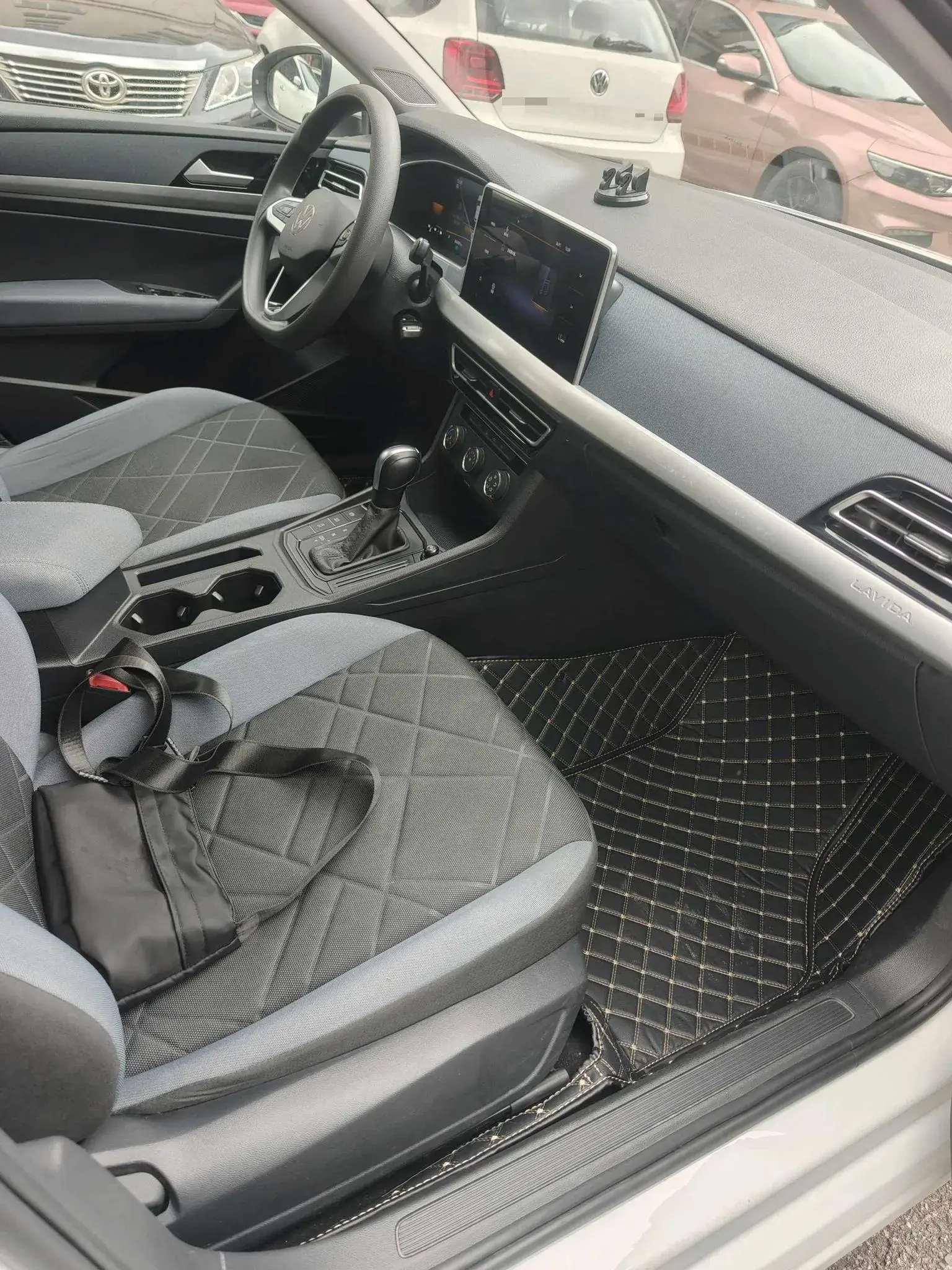 2023 VOLKSWAGEN LAVIDA thumbnail 3