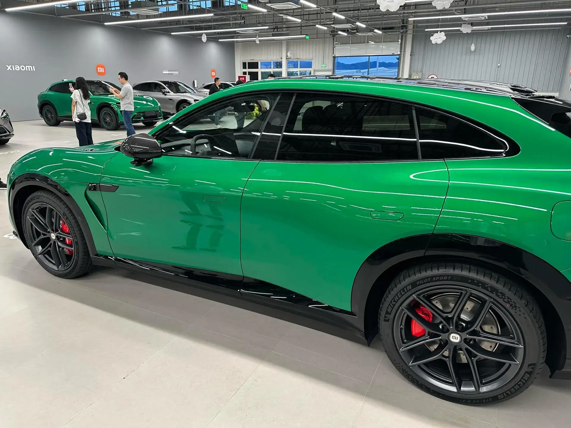 2025 MI YU7 thumbnail 3