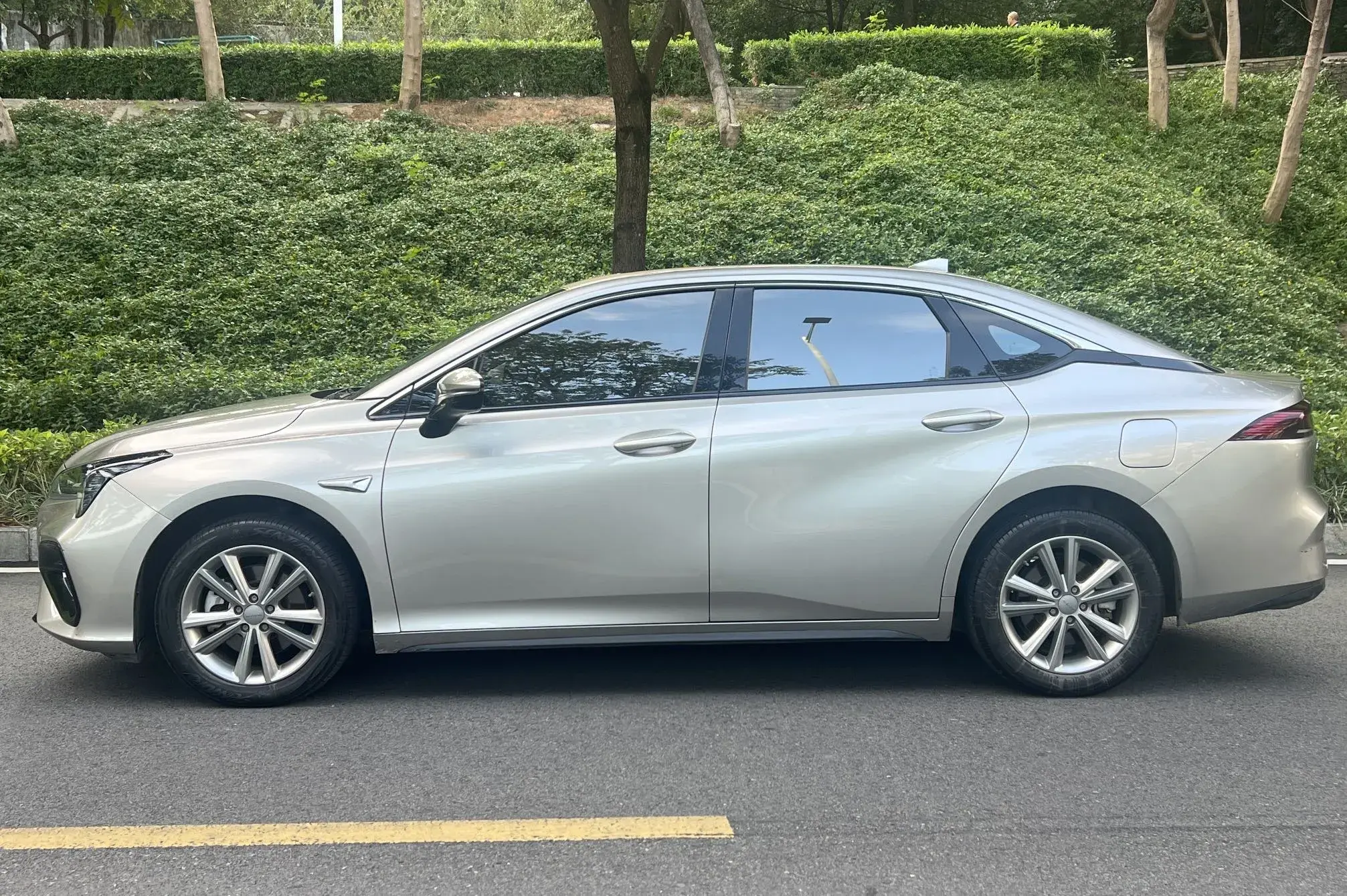 2023 AION S thumbnail 3