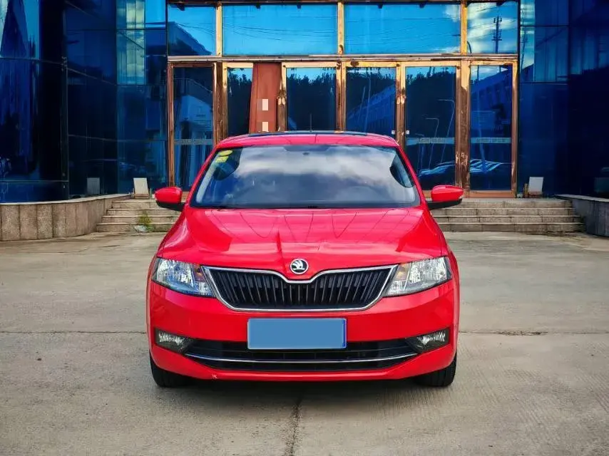 2018 SKODA RAPID thumbnail 2