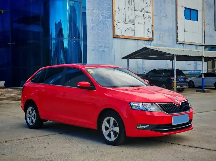 2018 SKODA RAPID thumbnail 3