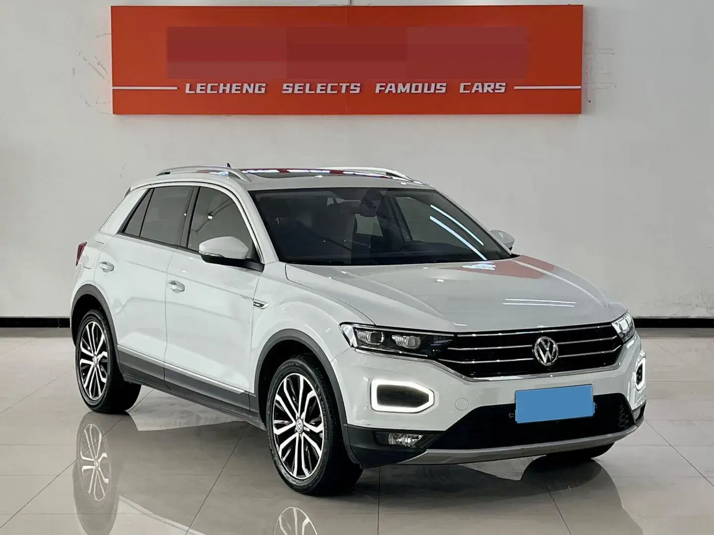 2020 VOLKSWAGEN T-ROC thumbnail 3