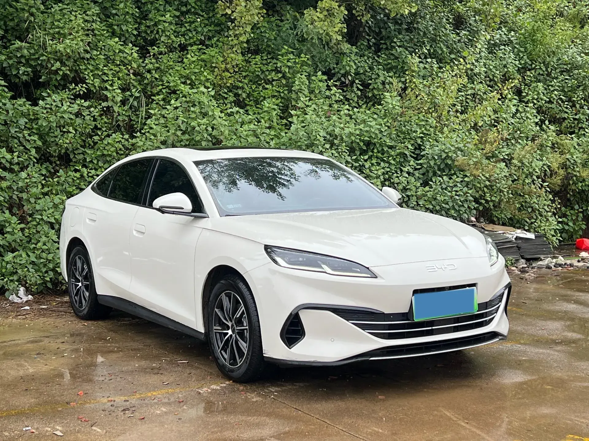 2024 BYD SEAL thumbnail 3