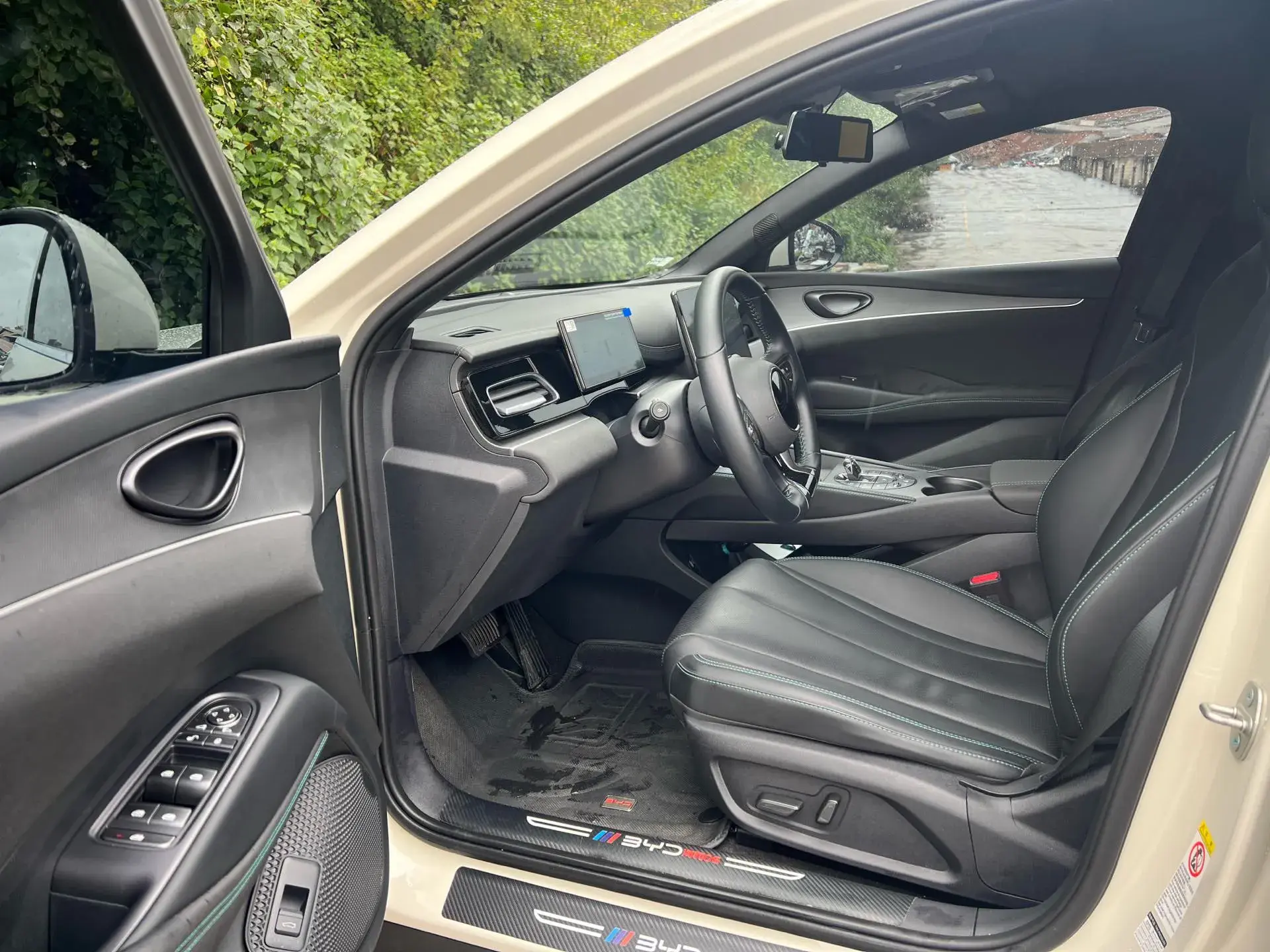 2024 BYD SEAL thumbnail 4