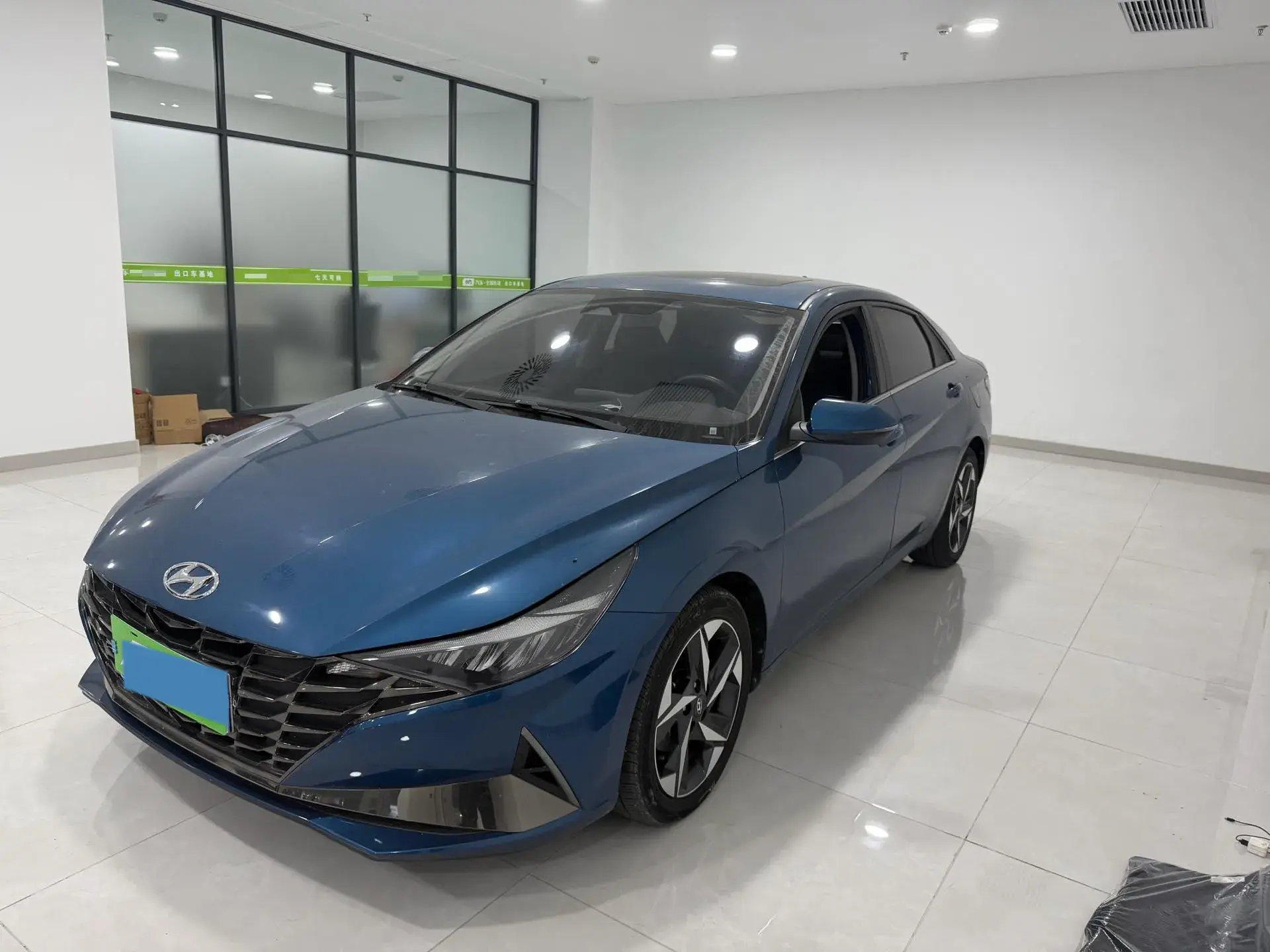 2022 HYUNDAI ELANTRA view 1