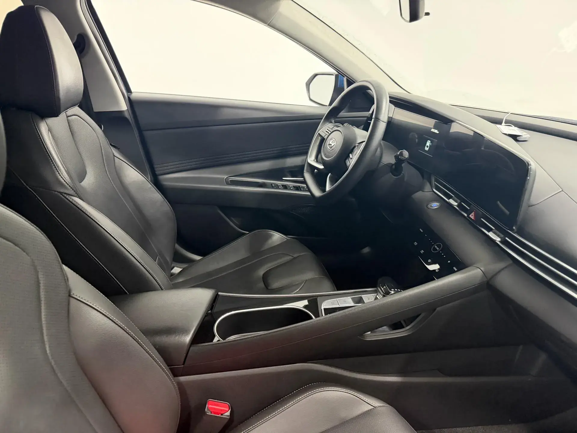 2022 HYUNDAI ELANTRA thumbnail 2