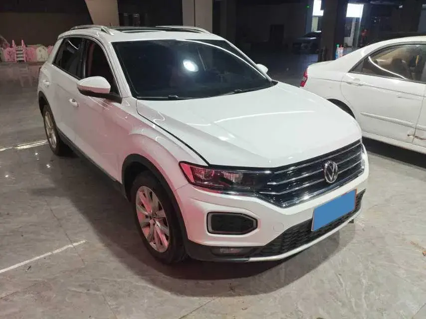 2022 VOLKSWAGEN T-ROC thumbnail 2