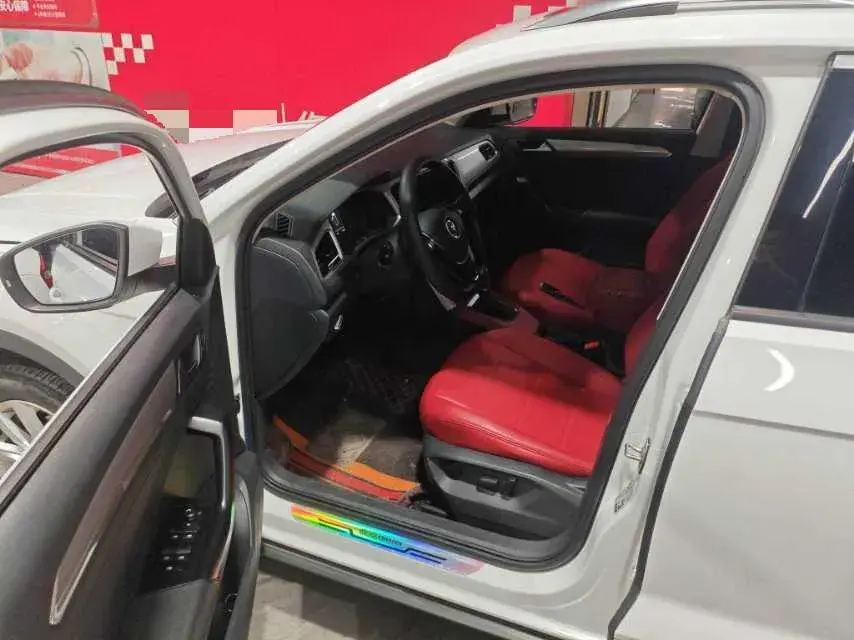 2022 VOLKSWAGEN T-ROC thumbnail 4