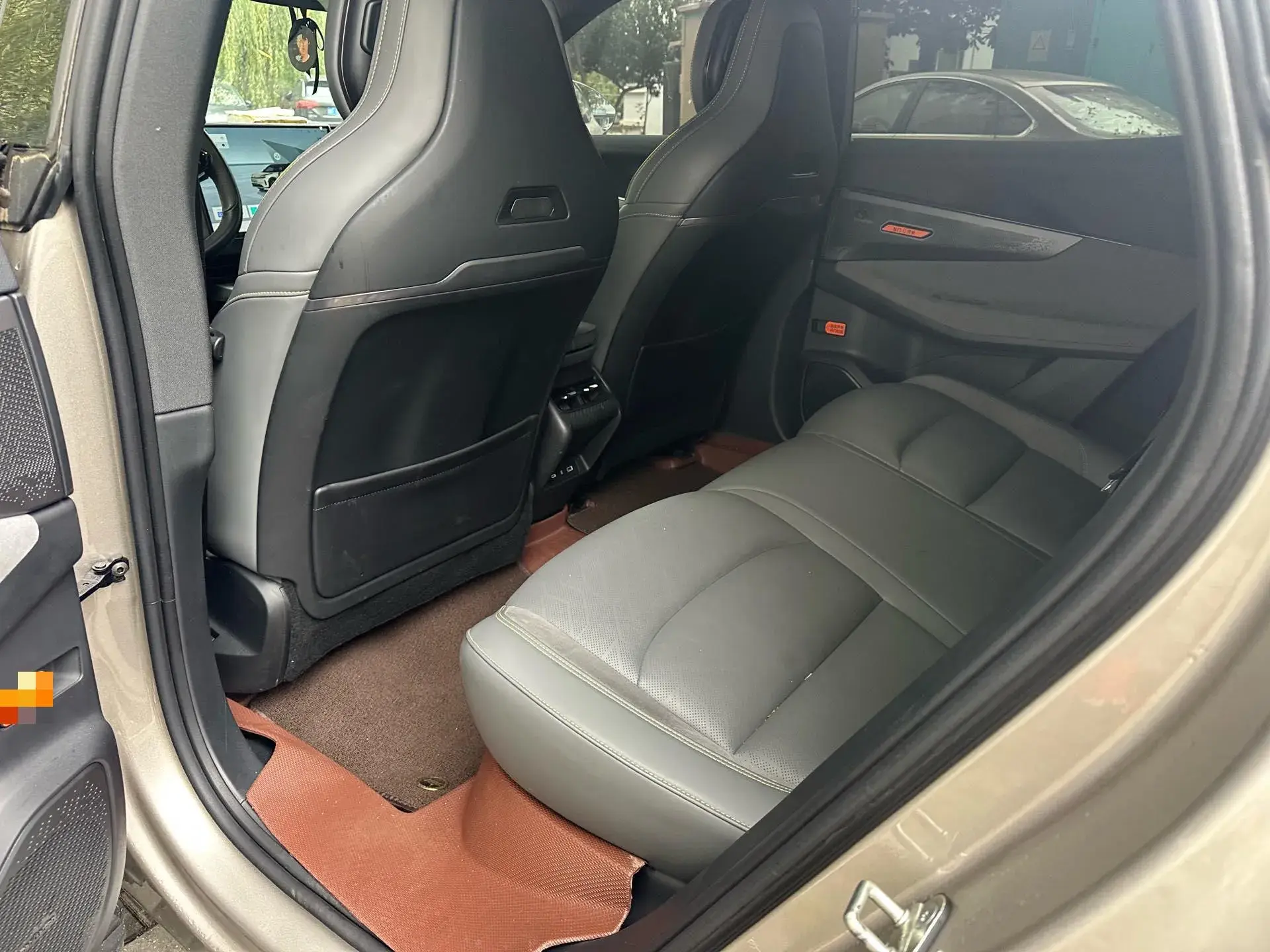 2023 LYNK&CO 08 thumbnail 3