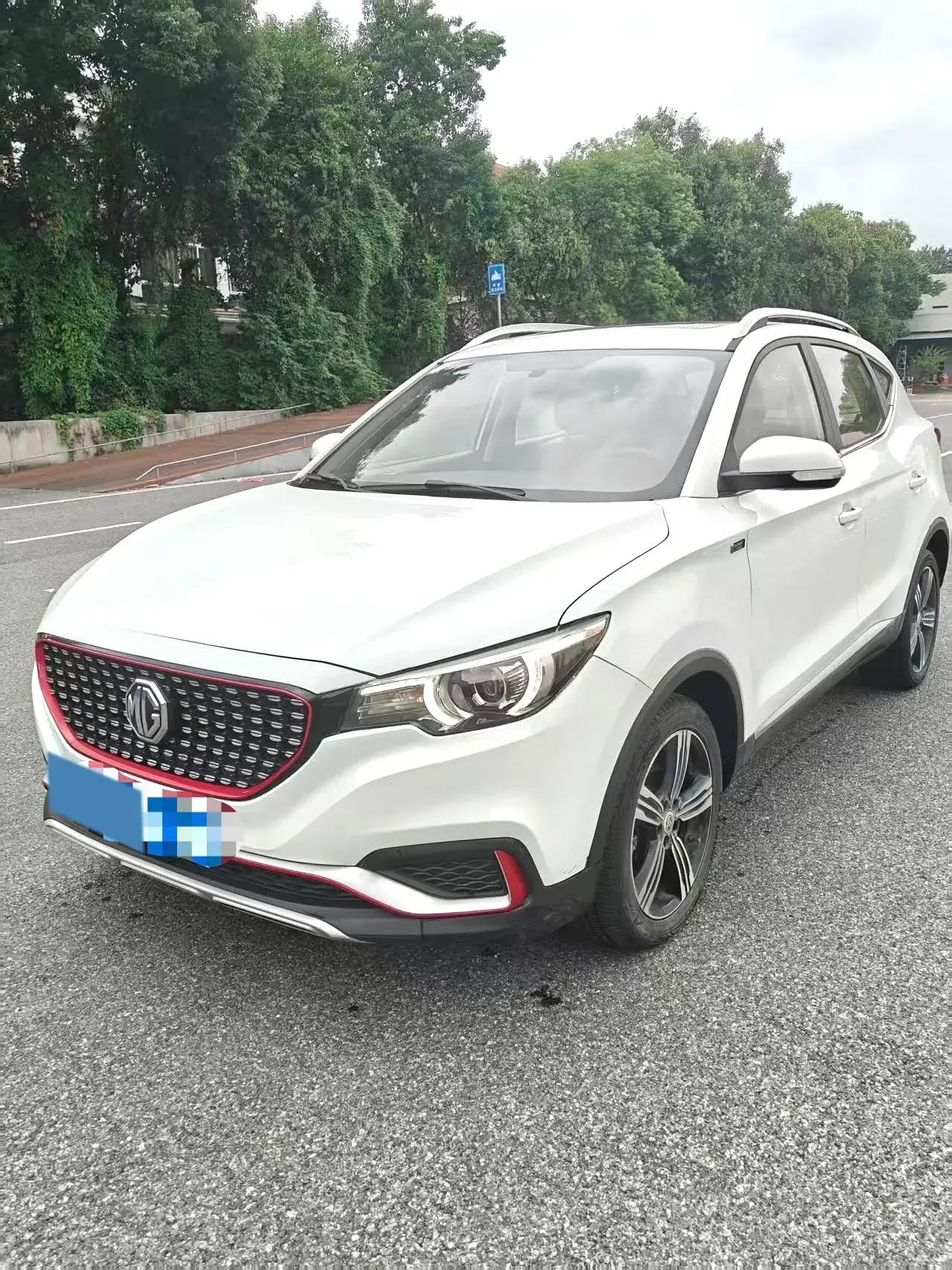 2017 MG ZS view 1