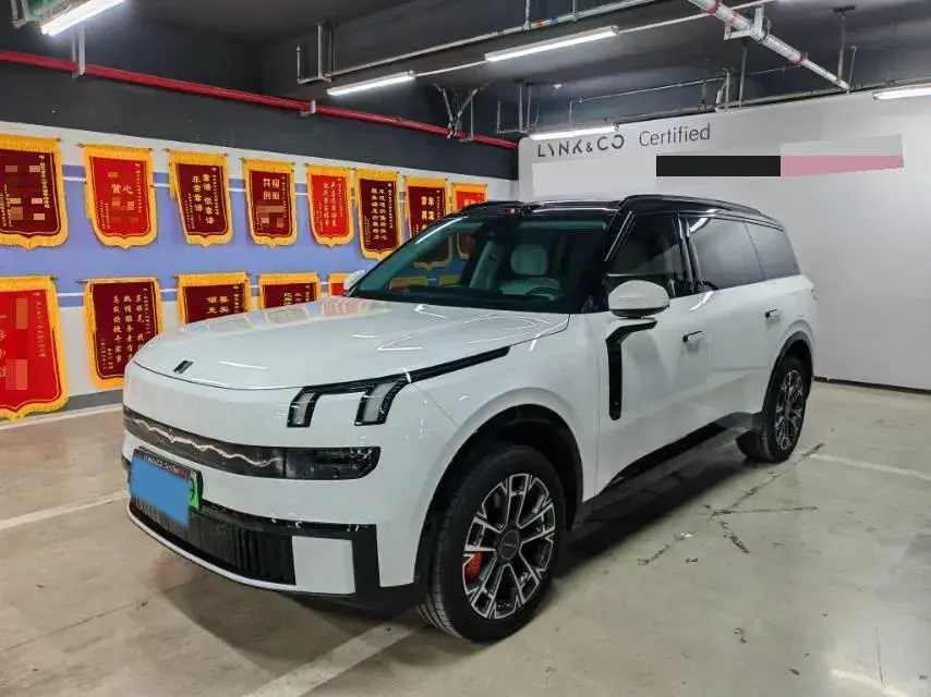 2025 LYNK&CO 900 view 1