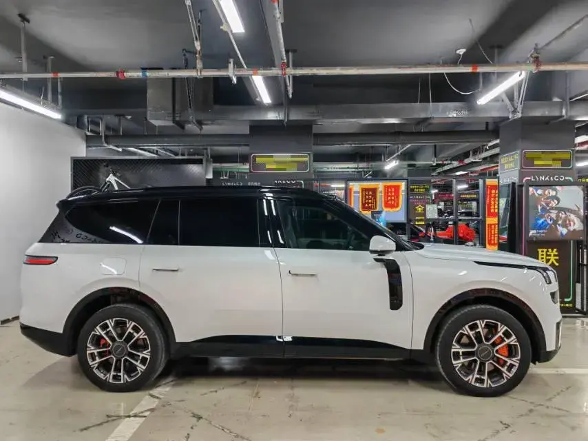 2025 LYNK&CO 900 thumbnail 4