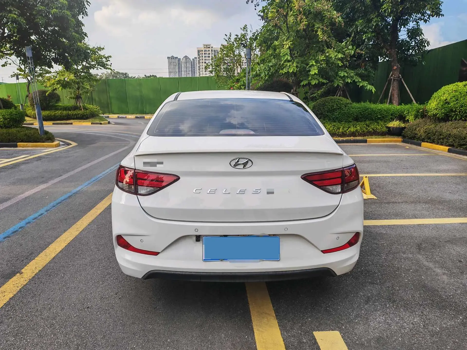 2017 HYUNDAI CELESTA thumbnail 4