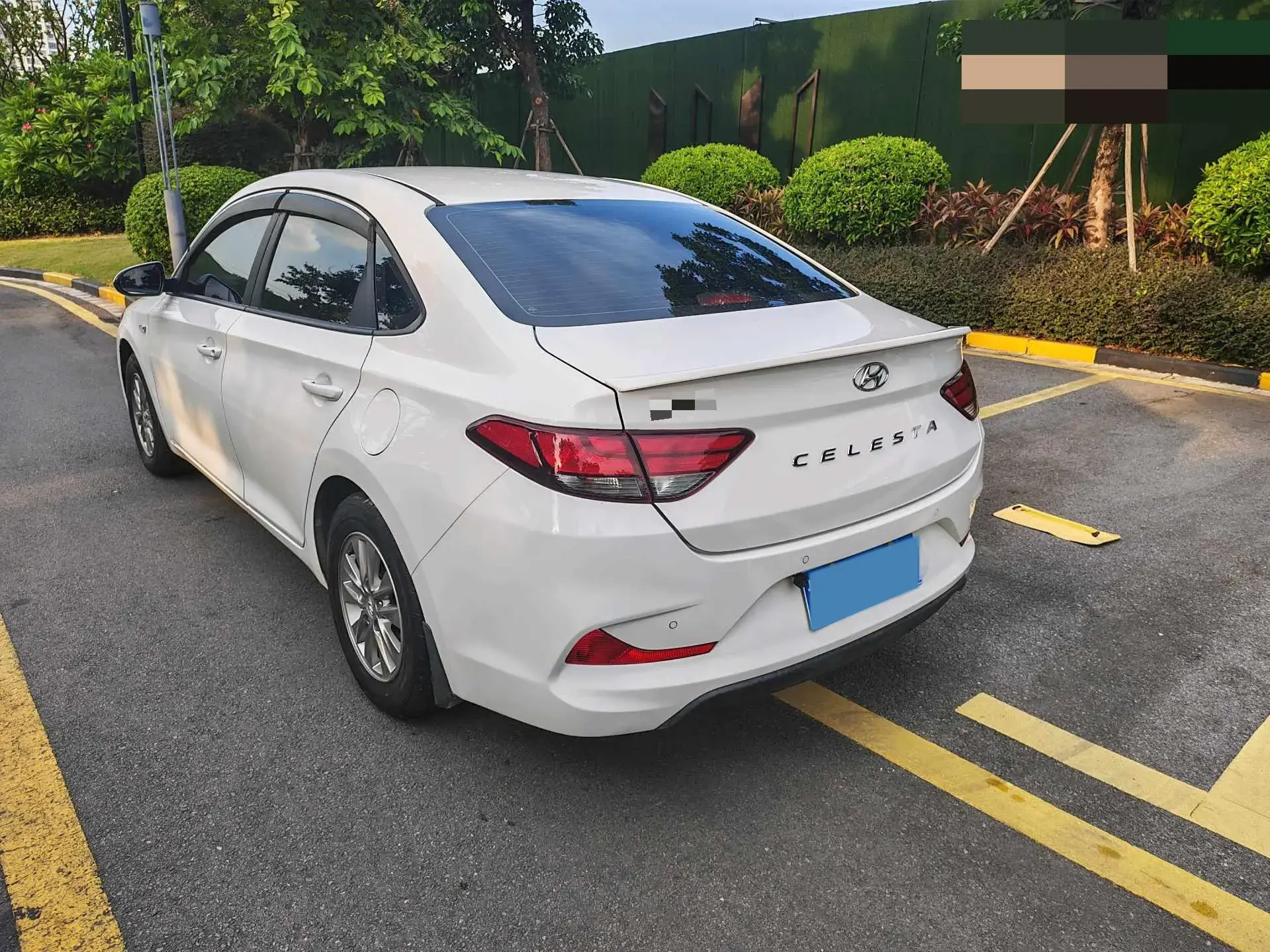 2017 HYUNDAI CELESTA thumbnail 3