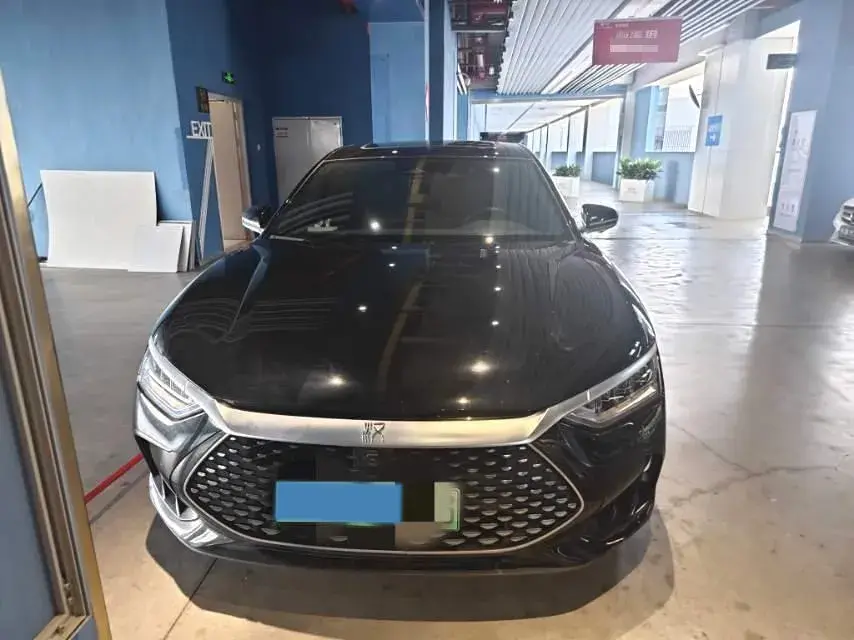 2024 BYD HAN thumbnail 3