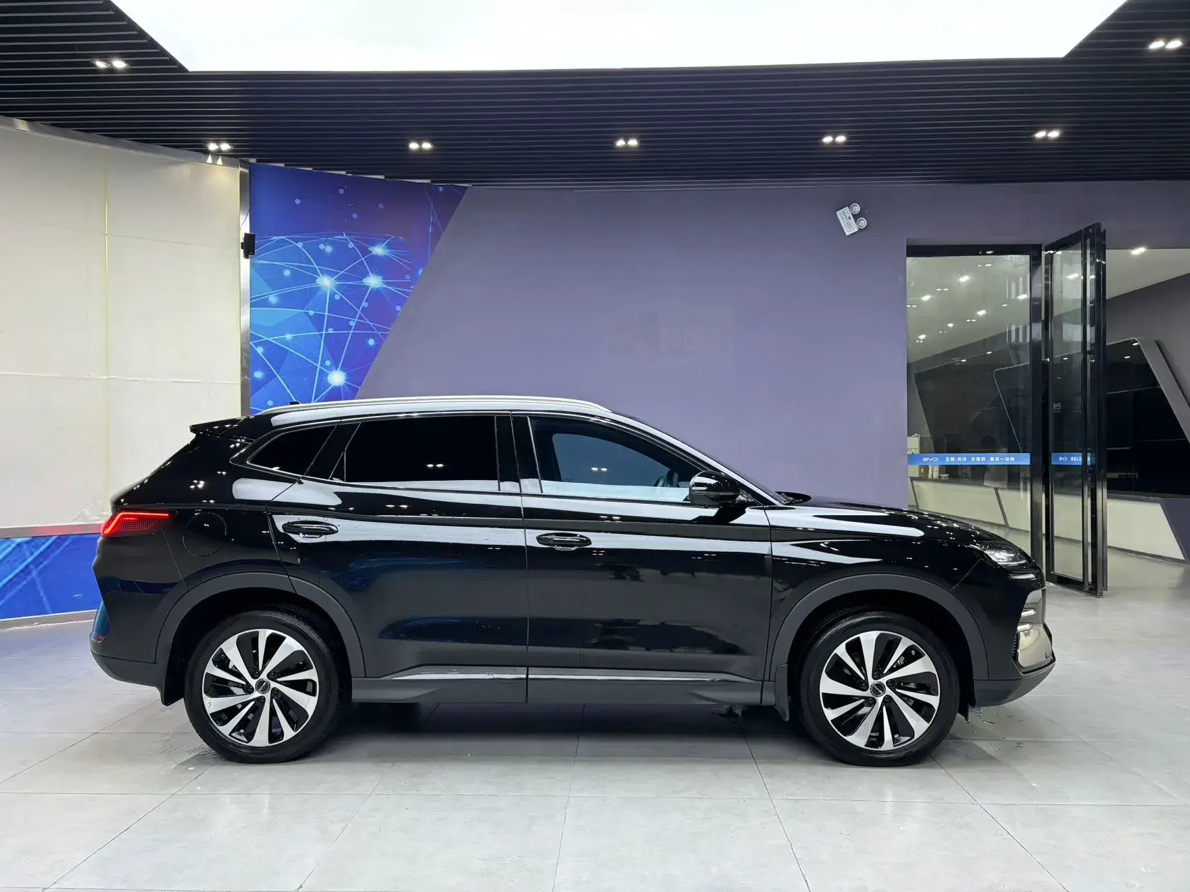 2024 BYD SONG thumbnail 3