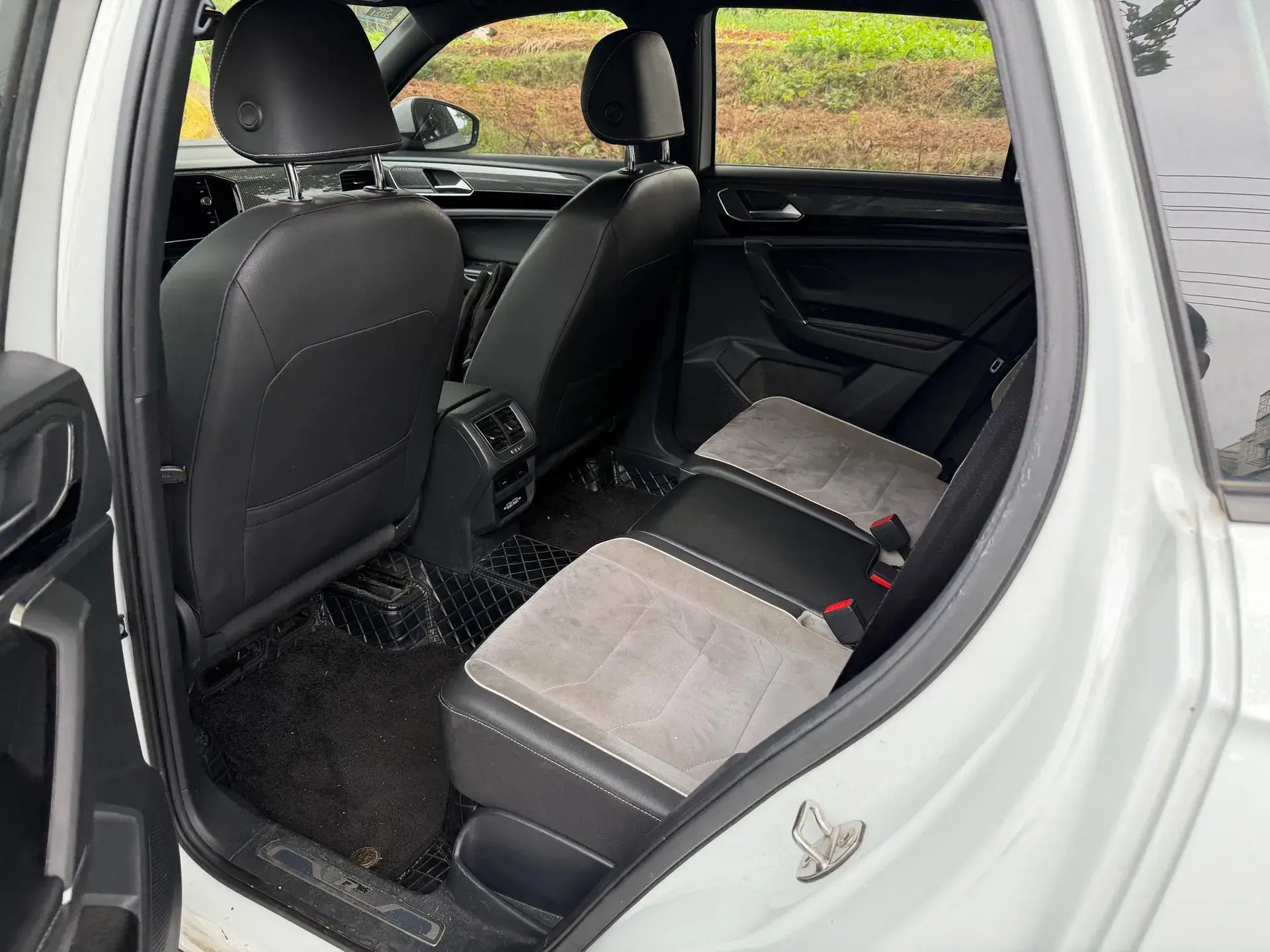 2019 VOLKSWAGEN TAYRON thumbnail 4