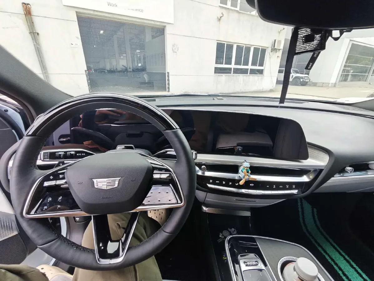 2022 Cadillac IQ Lyriq BEV 95.7KWH,autocango,china used car exporter,china ev exporter,chinese used car exporter,chinese used ev exporter