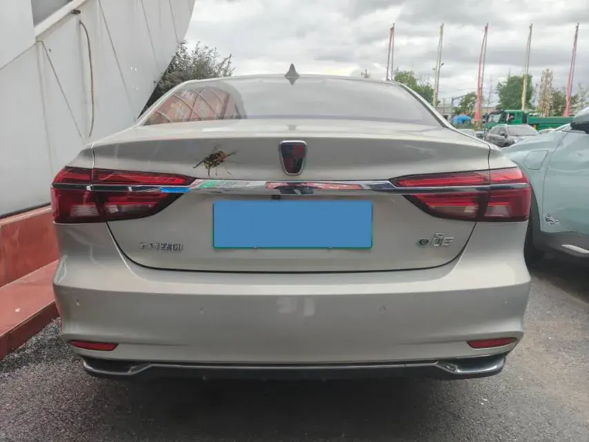 2017 ROEWE I6 thumbnail 4