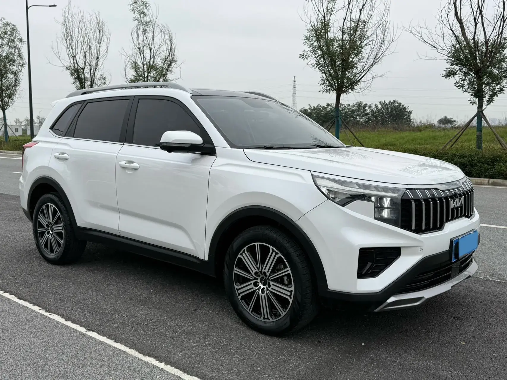 2021 KIA SPORTAGE thumbnail 3